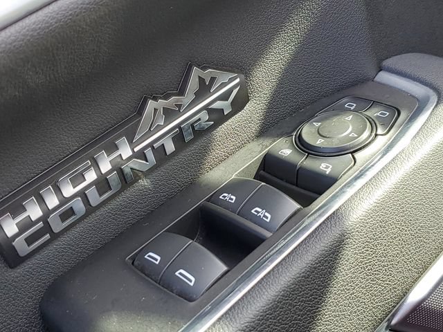 Used 2025 Chevrolet Silverado 1500 High Country AWD/4WD image 23