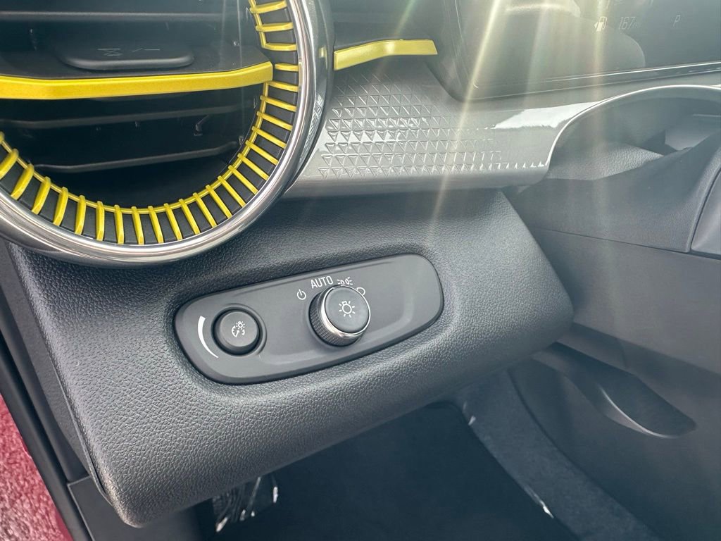 New 2026 Chevrolet Trax LT image 13