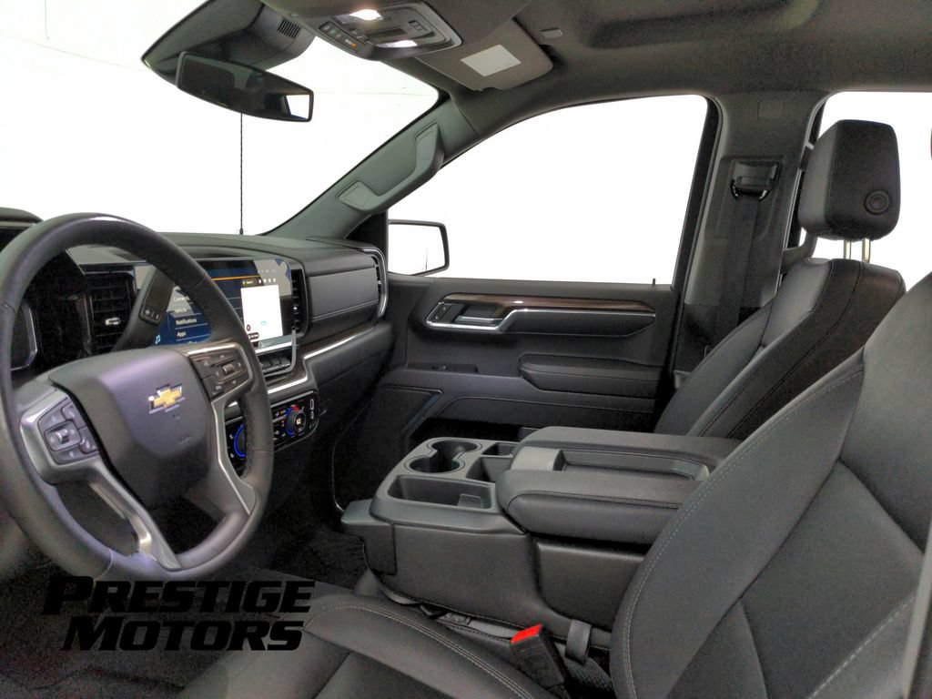 Used 2024 Chevrolet Silverado 1500 LT w/ Z71 Off-Road Package AWD/4WD image 13