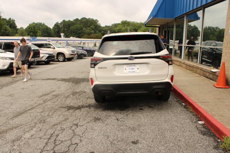 Used 2025 Subaru Forester Premium AWD/4WD image 5