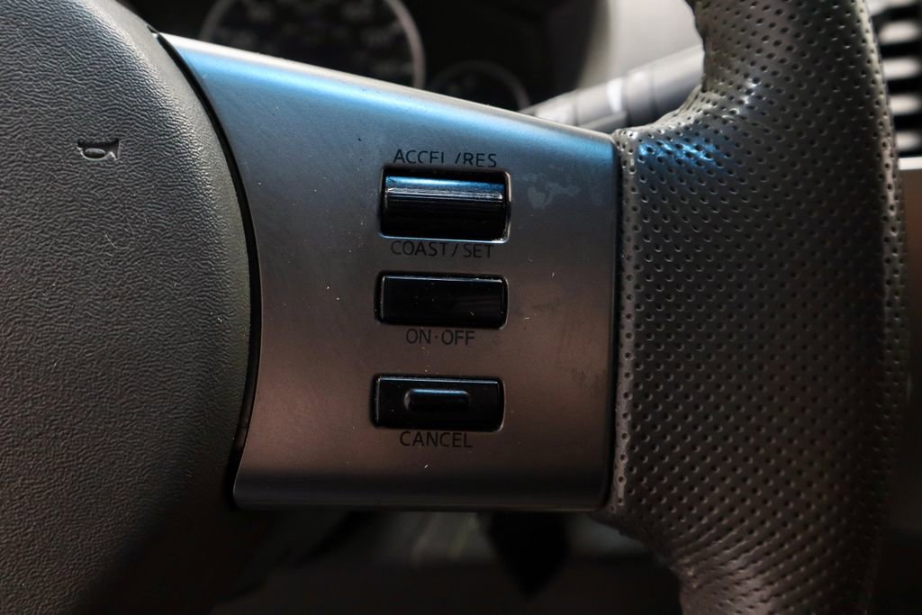 Used 2011 Nissan Frontier SL image 30