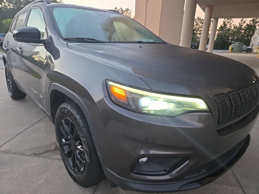 Used 2023 Jeep Cherokee Altitude Lux AWD/4WD image 8