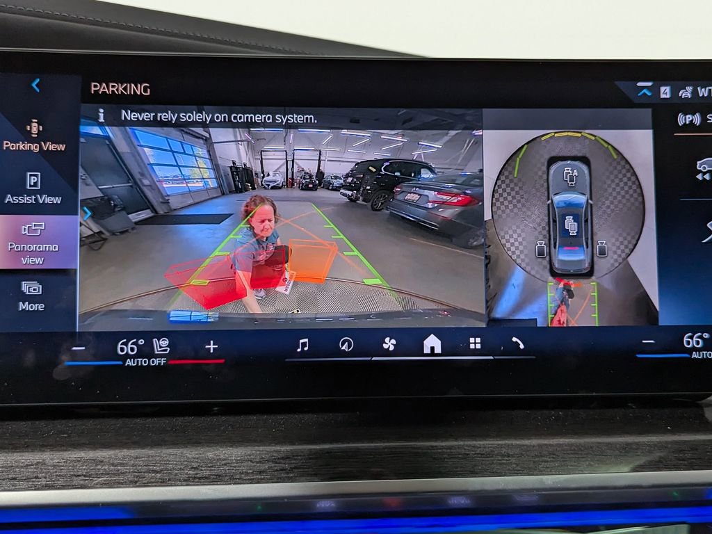 Used 2026 BMW i7 eDrive50 w/ Executive Package RWD image 30