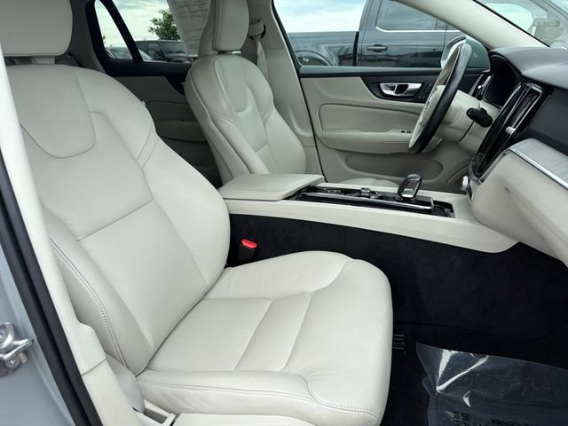 Used 2025 Volvo V60 B5 Cross Country Plus AWD/4WD image 44