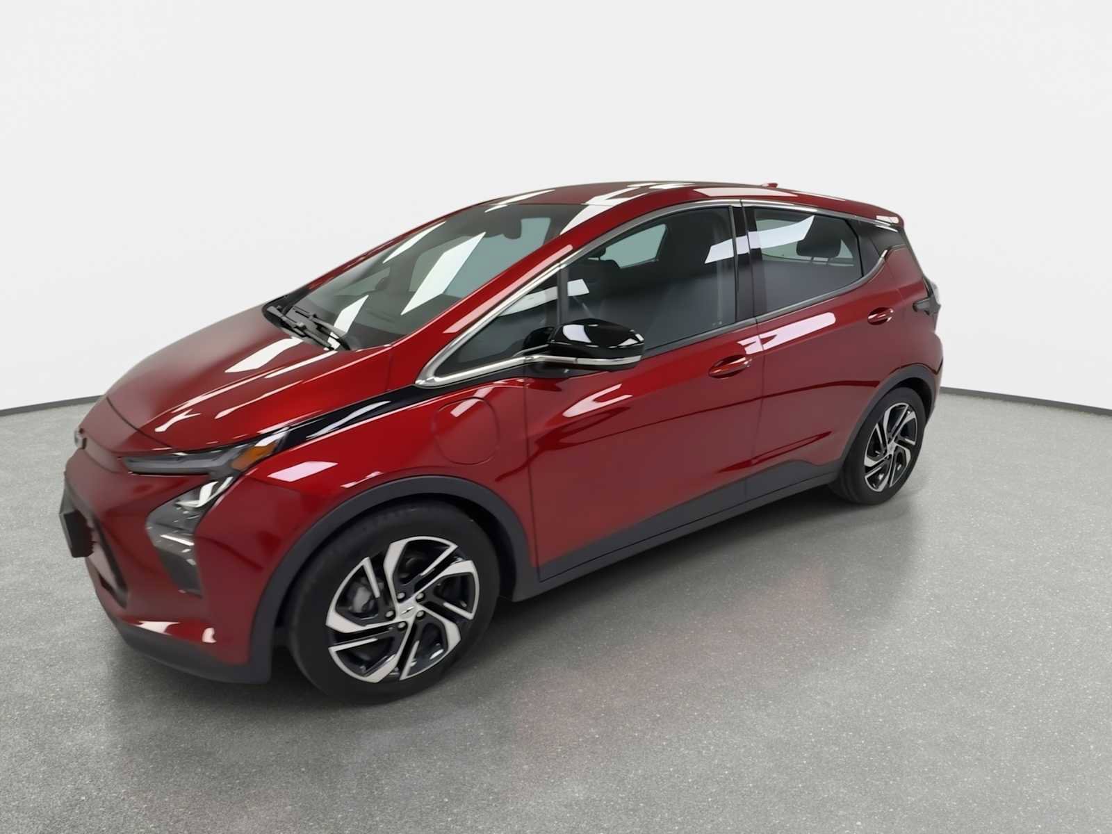 Used 2023 Chevrolet Bolt LT w/ Infotainment Package FWD image 5
