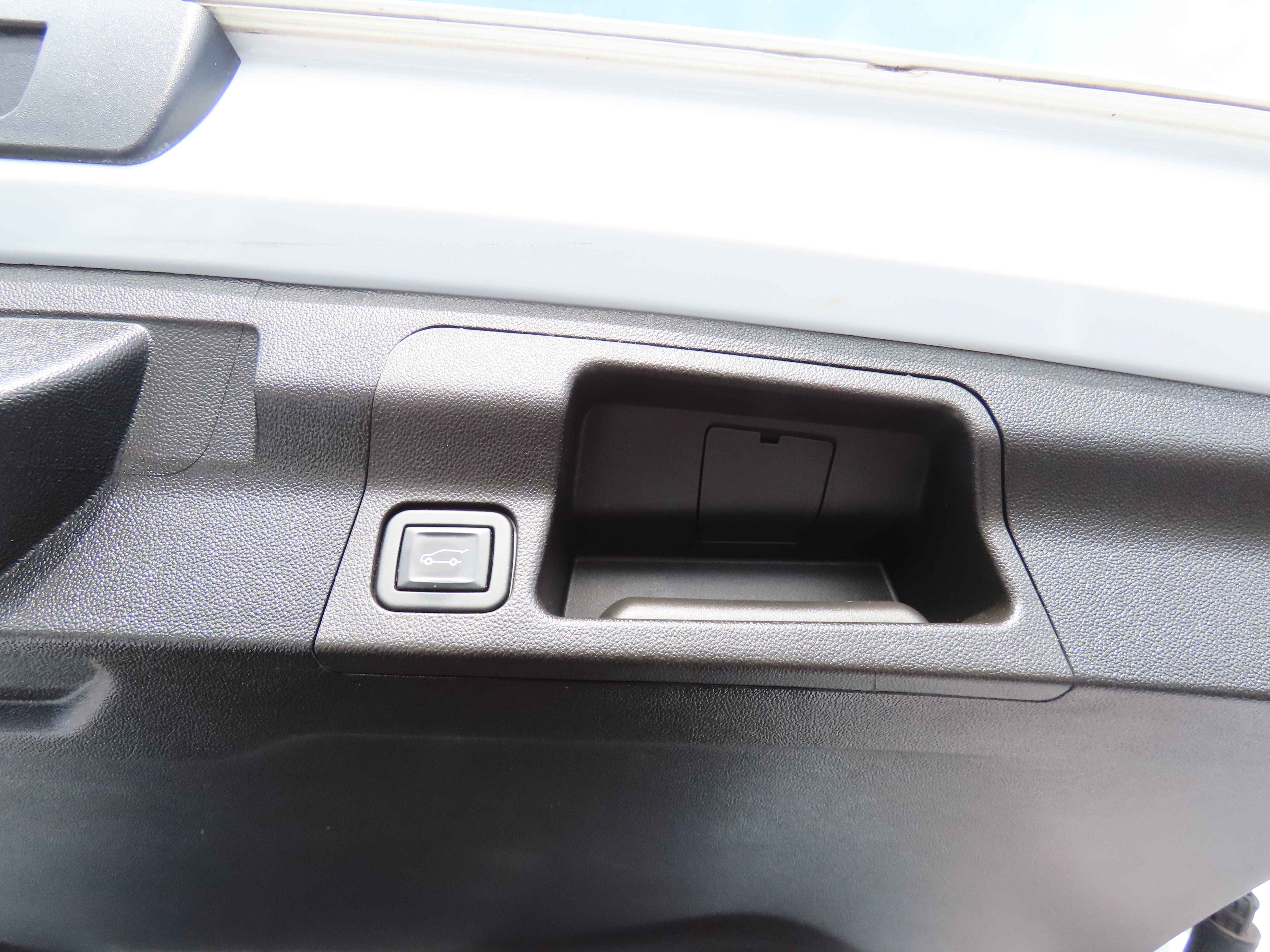 Used 2023 GMC Acadia AT4 w/ Technology Package image 20