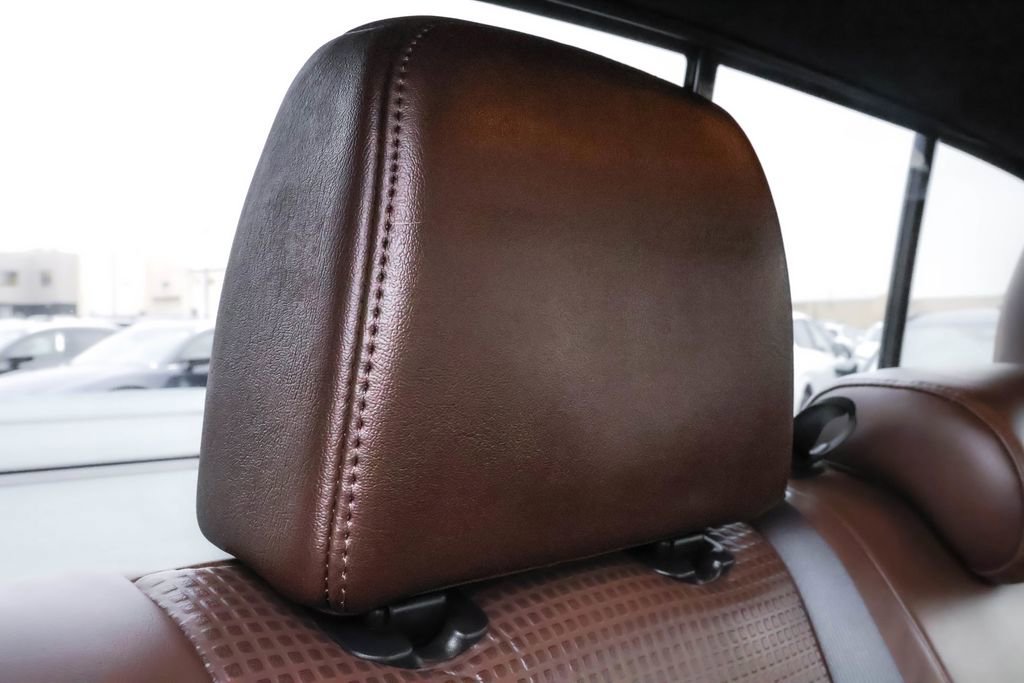 Used 2019 Toyota Tacoma Limited image 30