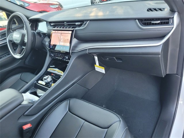 New 2025 Jeep Grand Cherokee Limited image 18