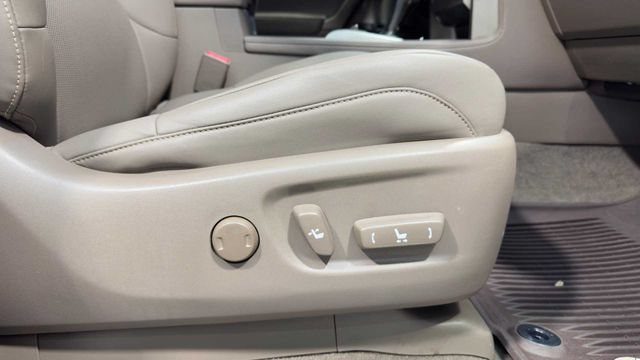Used 2017 Lexus GX 460 w/ Navigation Package AWD/4WD image 14