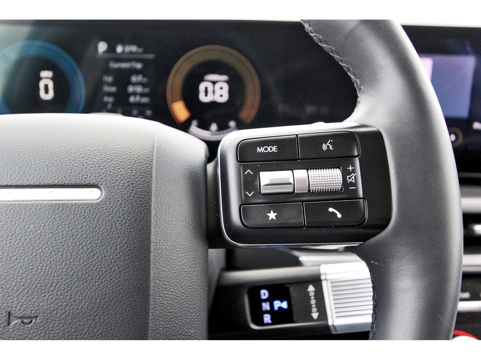 Used 2025 Hyundai Santa Fe SEL image 18