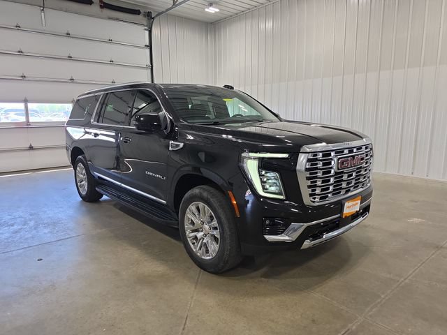 Used 2025 GMC Yukon XL Denali AWD/4WD image 2