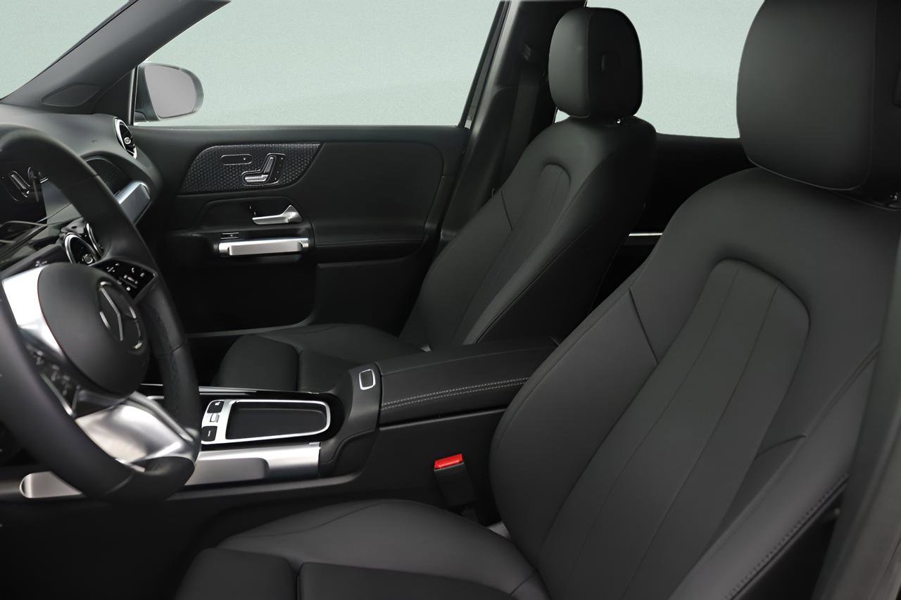 Certified 2026 Mercedes-Benz GLB 250 image 28