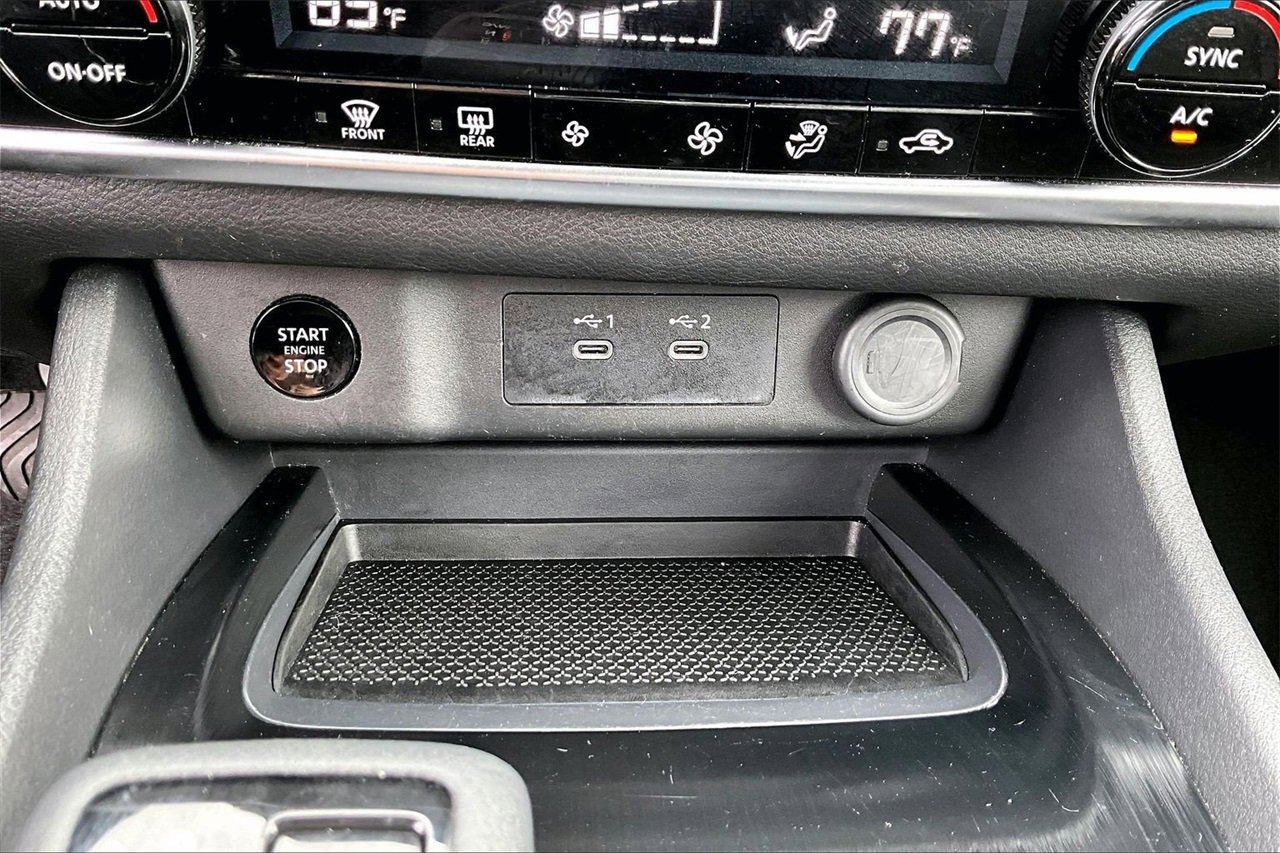 Used 2024 Nissan Rogue SV image 15