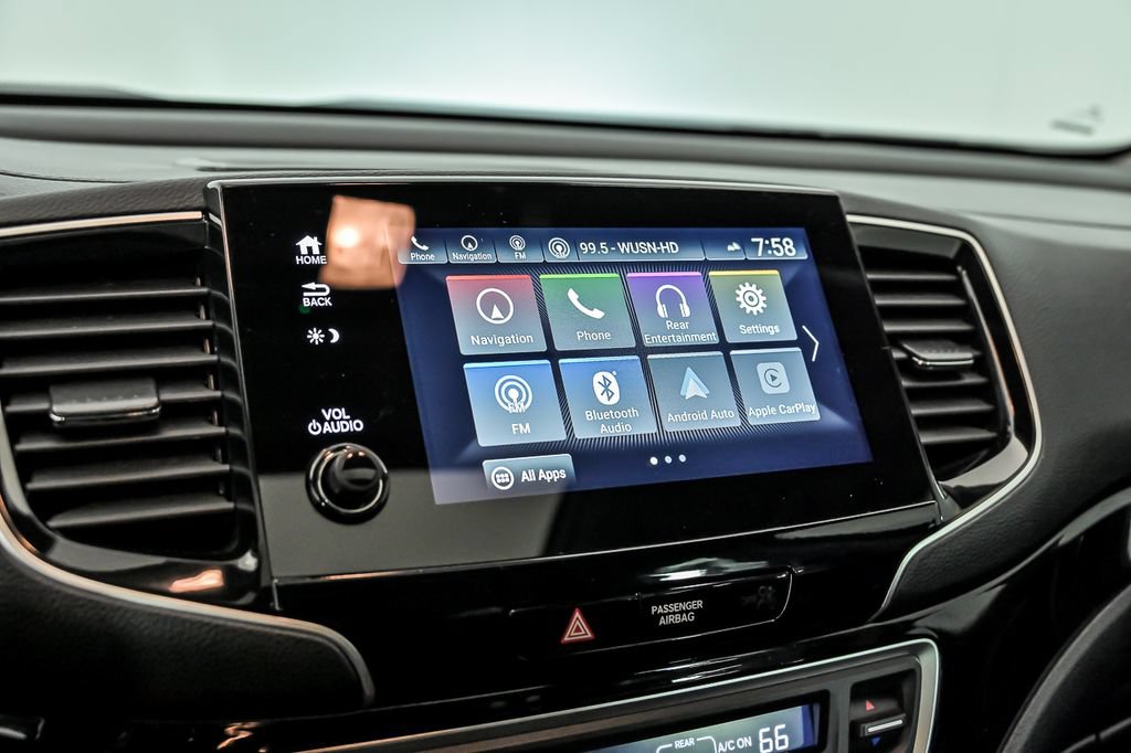 Used 2020 Honda Pilot Touring image 24