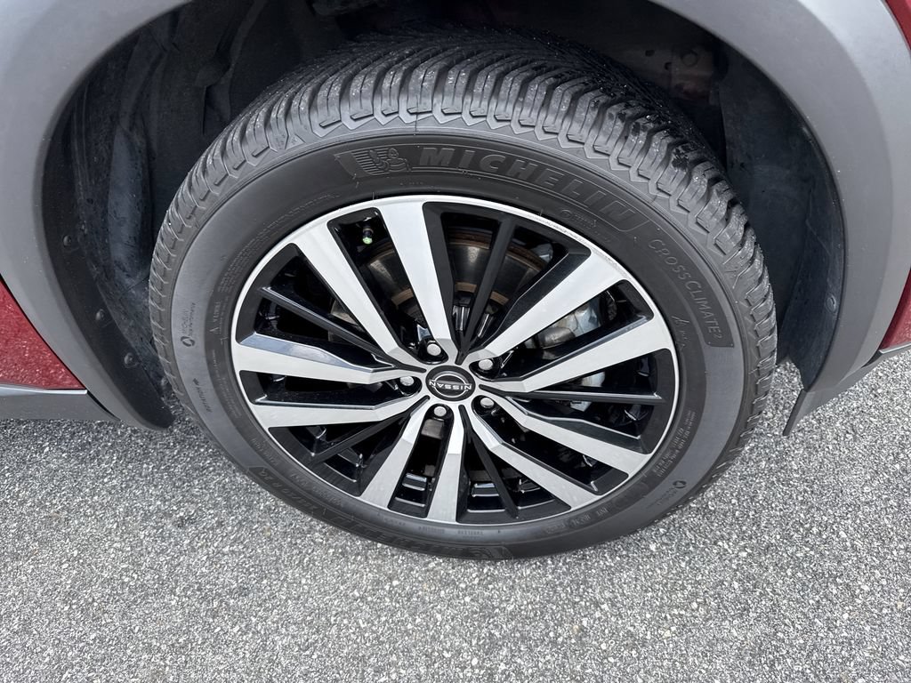 Used 2023 Nissan Pathfinder Platinum AWD/4WD image 12