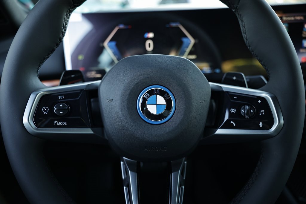 New 2026 BMW 550e xDrive w/ Premium Package image 33