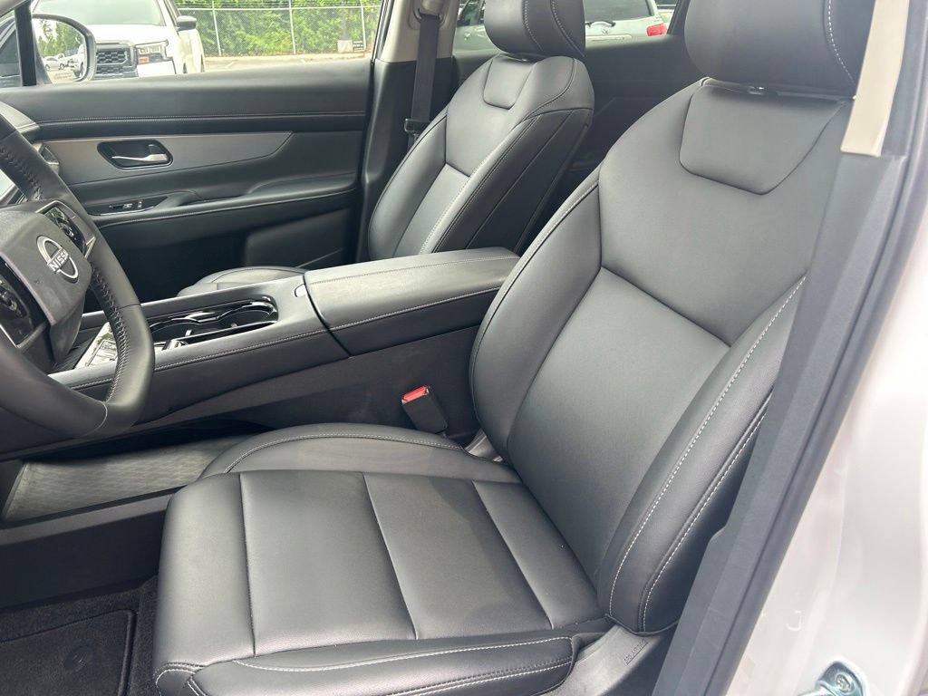 Certified 2025 Nissan Murano SL AWD/4WD image 12