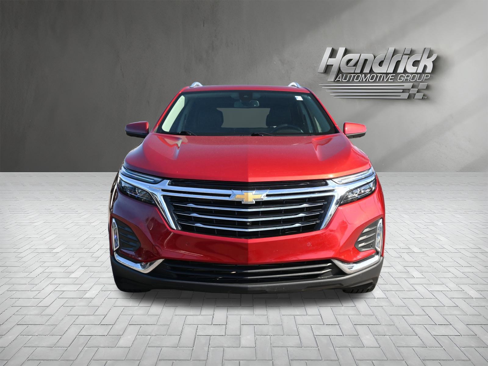 Used 2024 Chevrolet Equinox Premier FWD image 3
