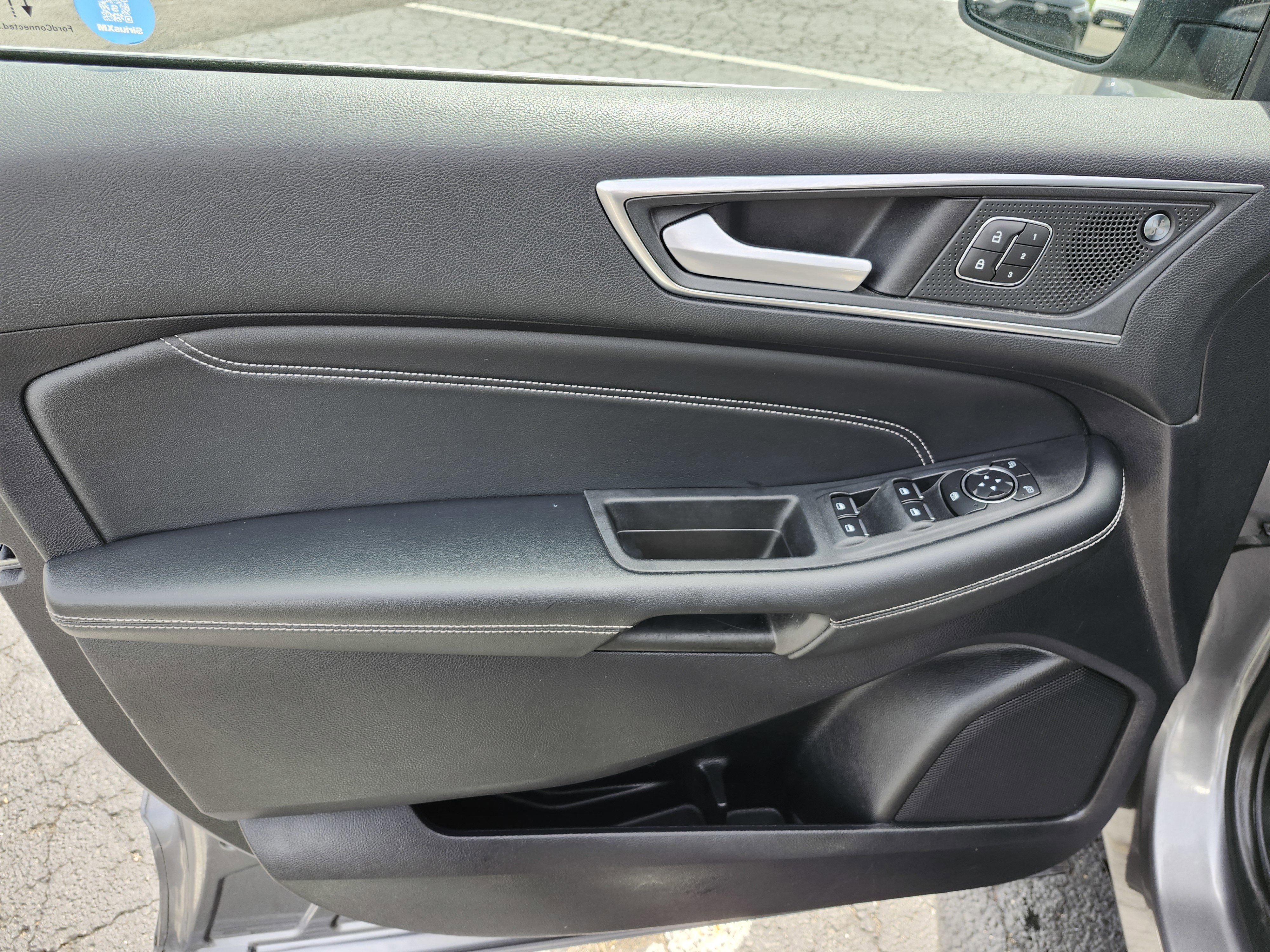 Used 2022 Ford Edge Titanium AWD/4WD image 27