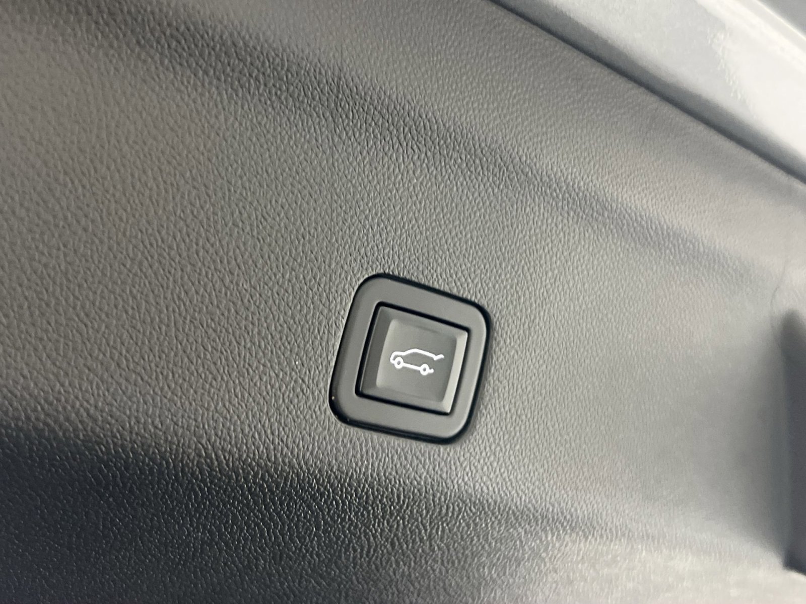 Used 2023 Chevrolet Tahoe Z71 image 28