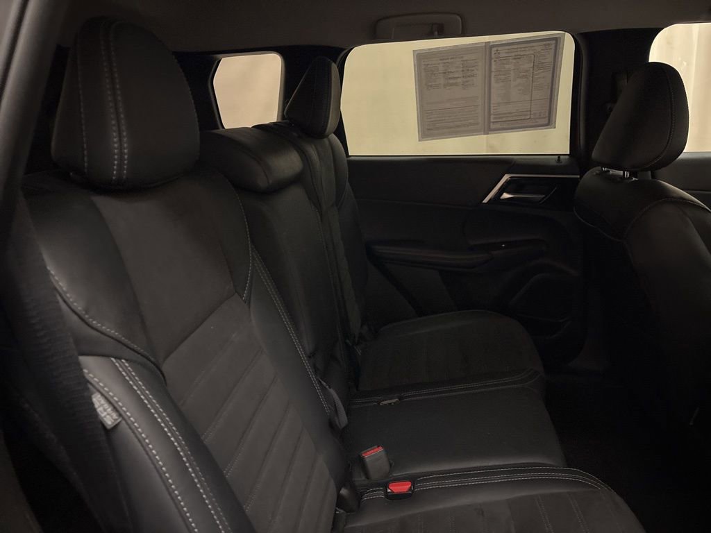 Used 2024 Mitsubishi Outlander SE image 21