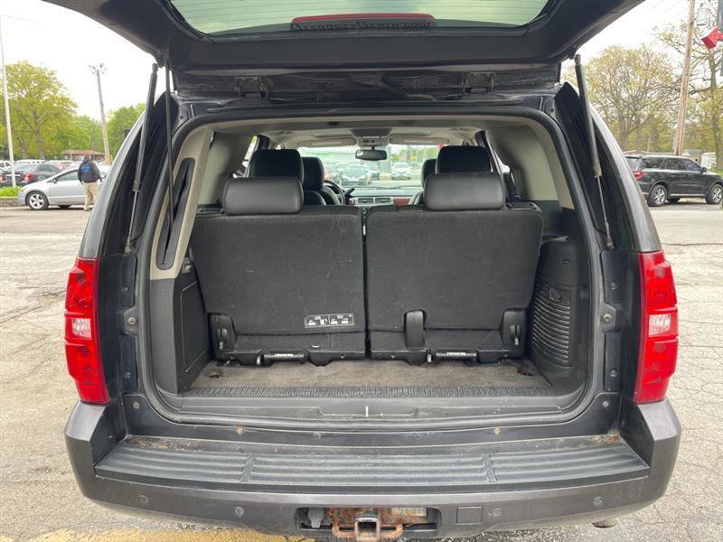 Used 2011 Chevrolet Tahoe LT w/ Luxury Package AWD/4WD image 16