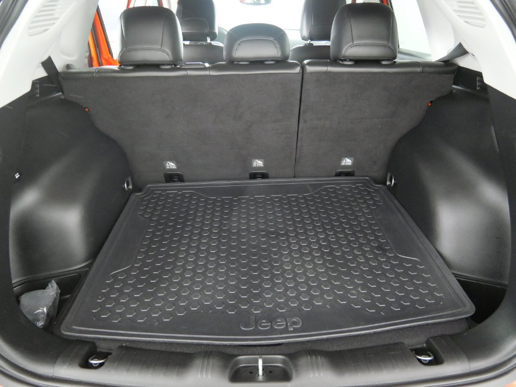 Used 2019 Jeep Compass Trailhawk w/ Leather Interior Group AWD/4WD image 16