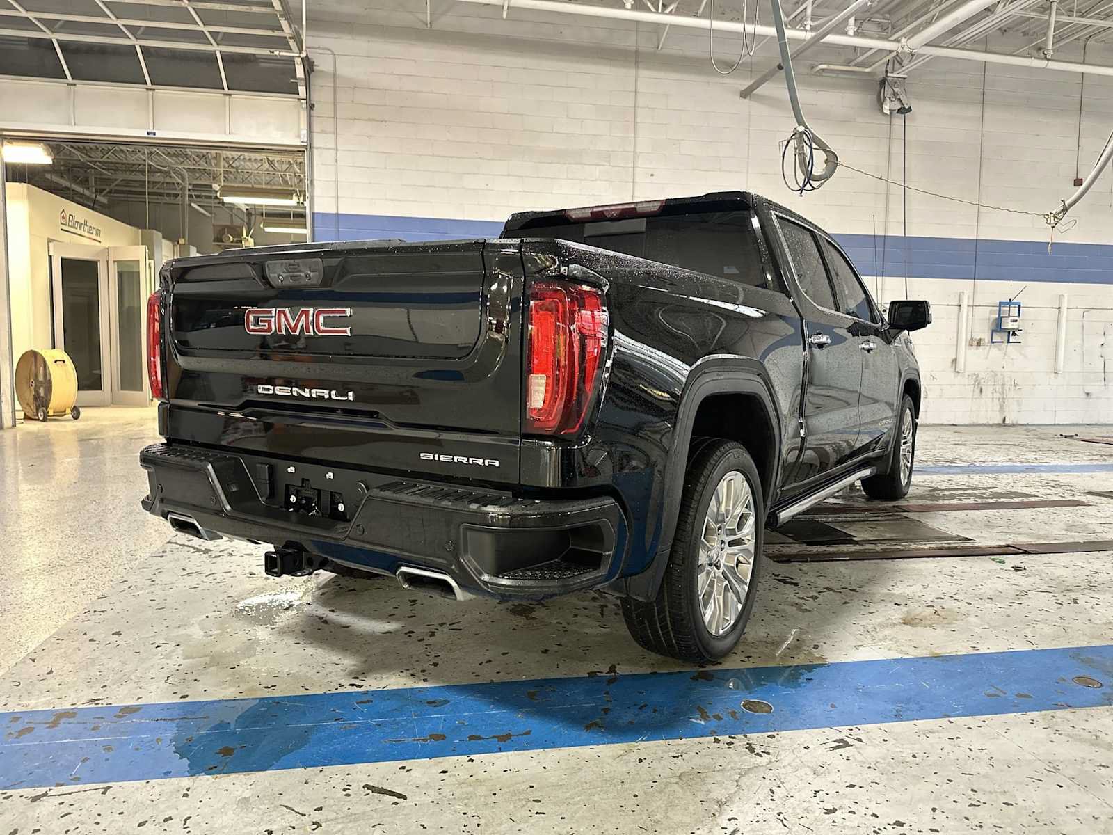 Certified 2021 GMC Sierra 1500 Denali w/ Denali Ultimate Package AWD/4WD image 14