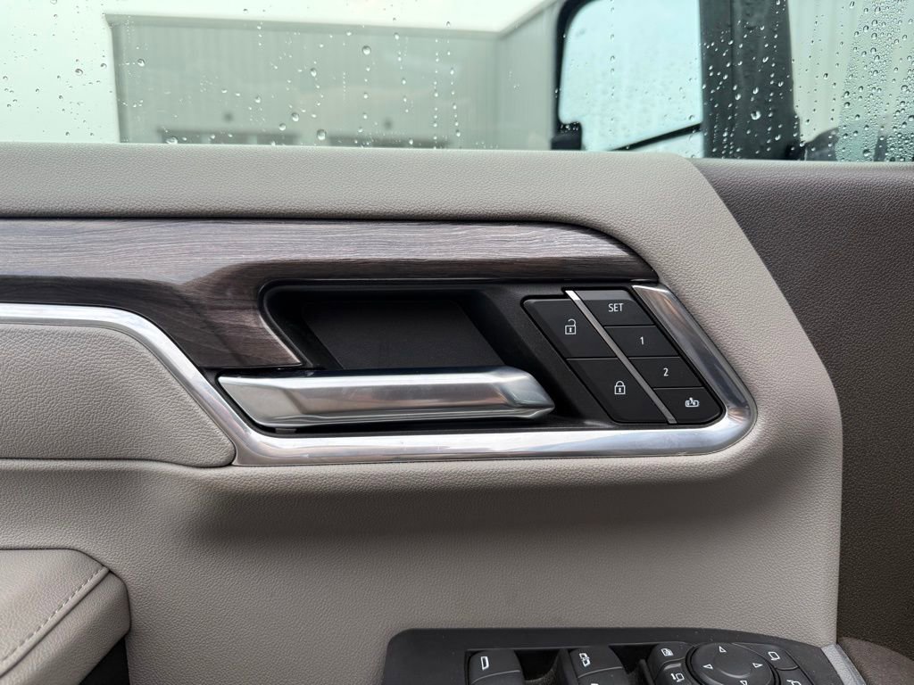 Used 2024 Chevrolet Silverado 2500 LTZ w/ LTZ Plus Package image 10