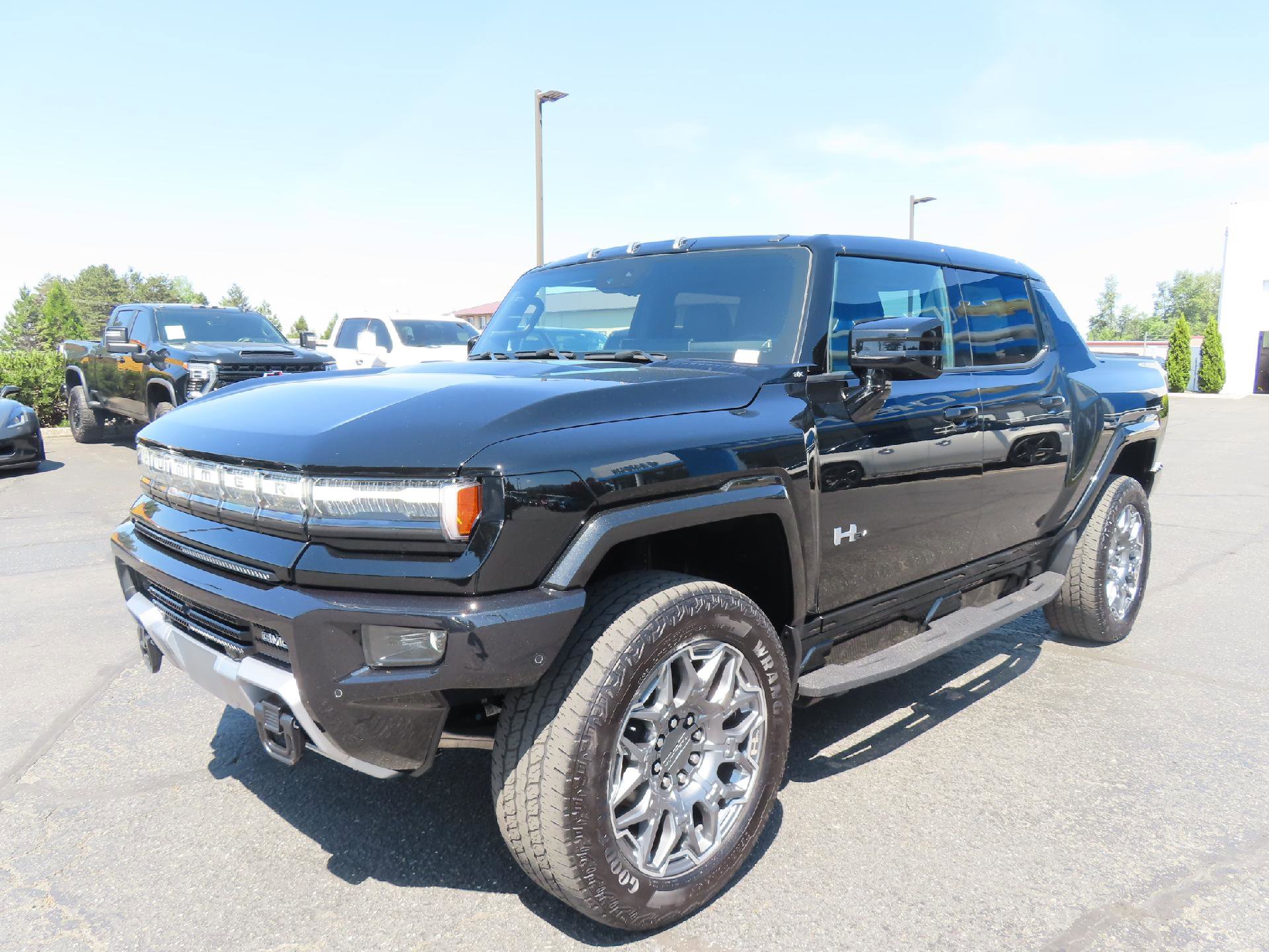 Used 2024 GMC Hummer EV 3X AWD/4WD image 3