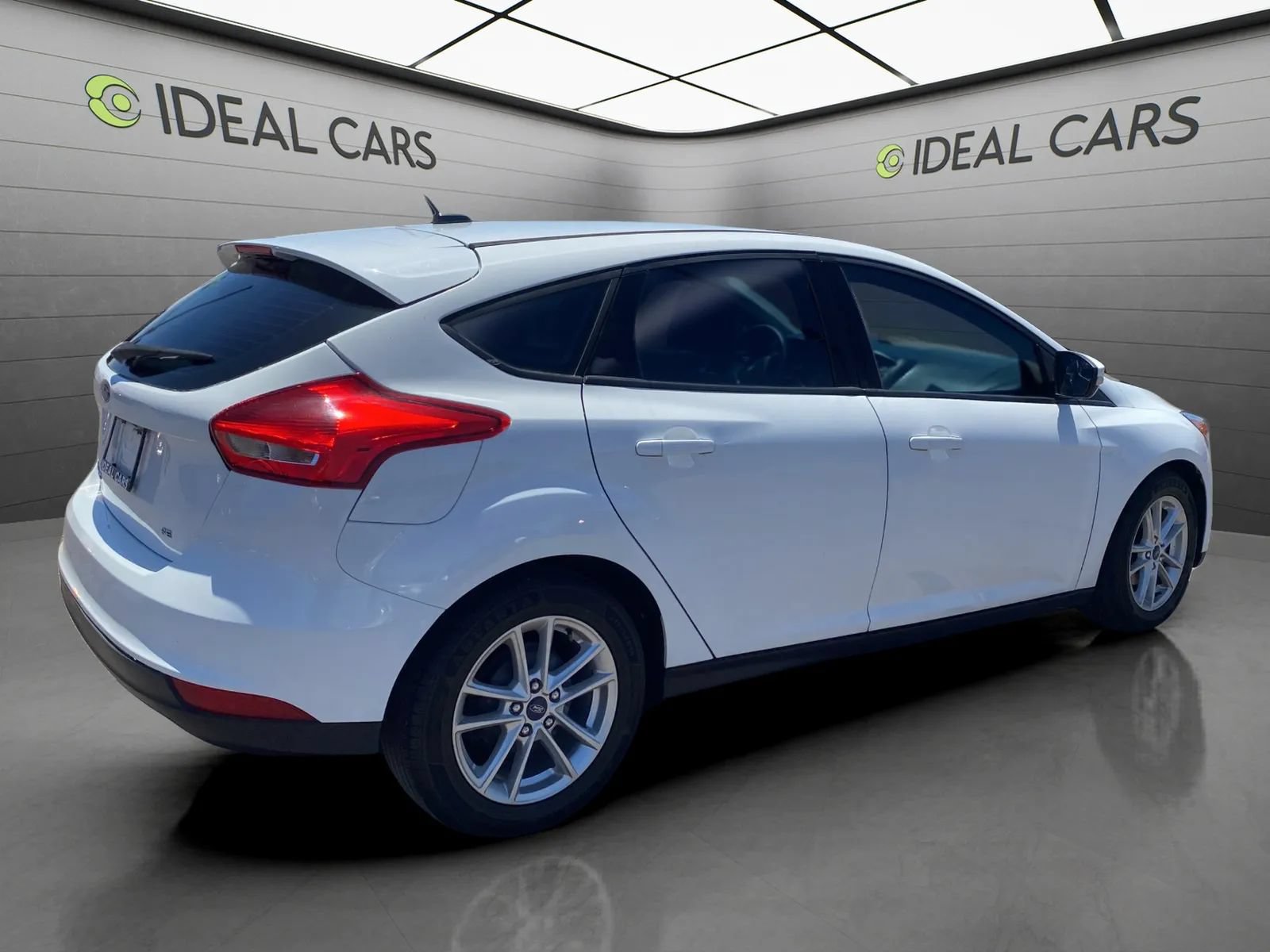Used 2017 Ford Focus SE FWD image 5