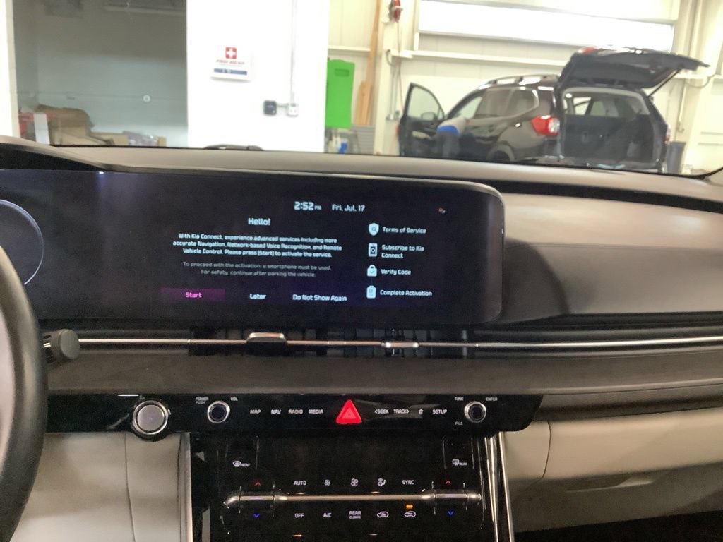 Certified 2023 Kia Carnival SX FWD image 14