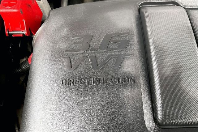 Used 2017 Chevrolet Traverse LT w/ Style and Technology Package image 32