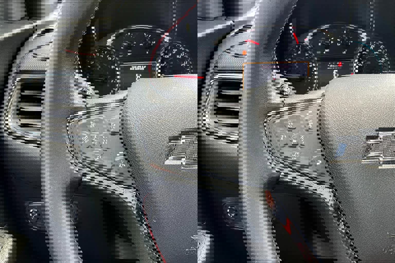 Used 2023 Chevrolet Equinox RS w/ RS Leather Package image 18