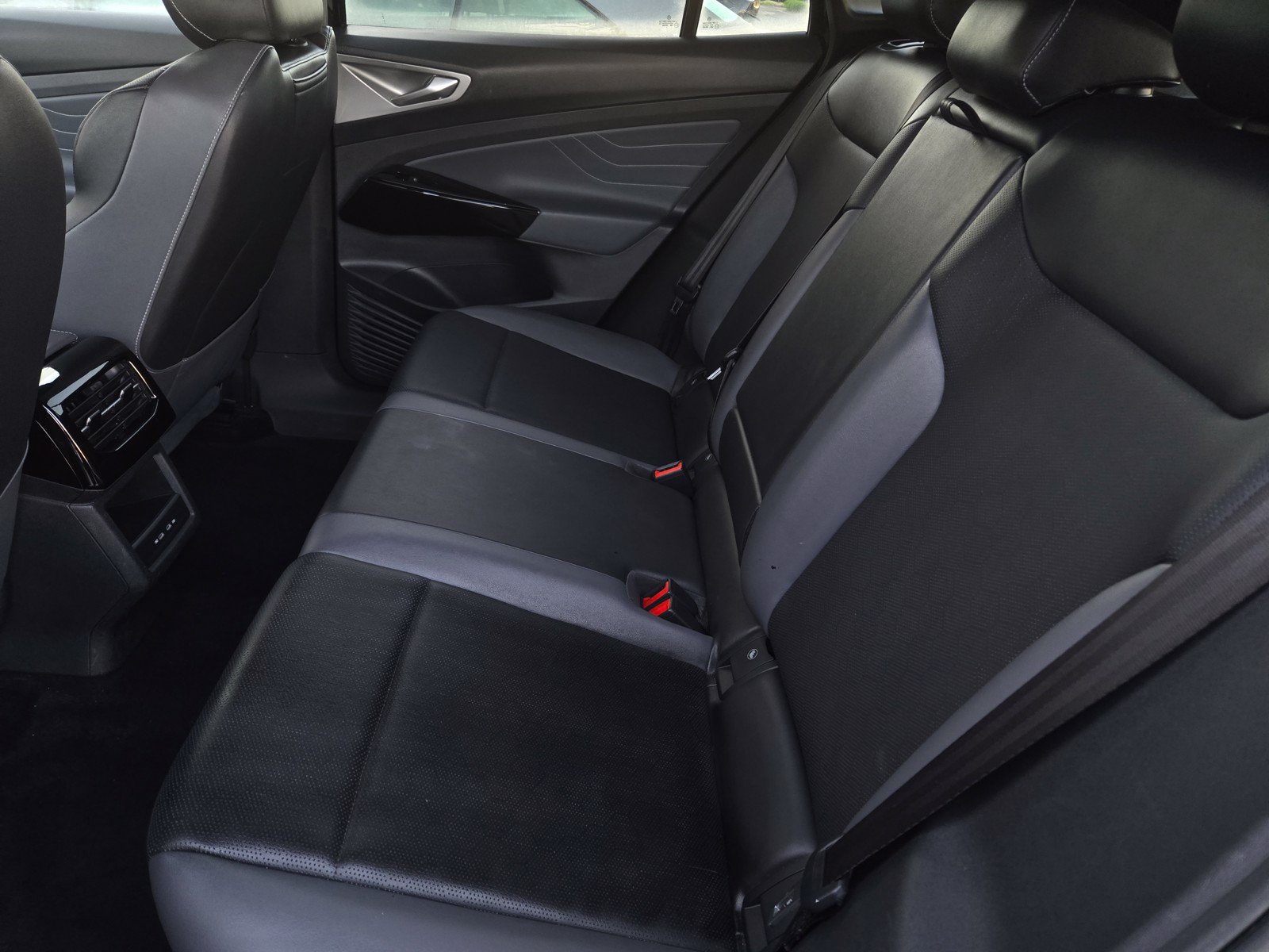 Used 2023 Volkswagen ID.4 S RWD image 10