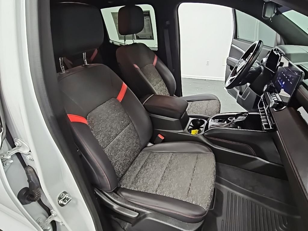 Used 2024 Chevrolet Colorado Z71 image 37