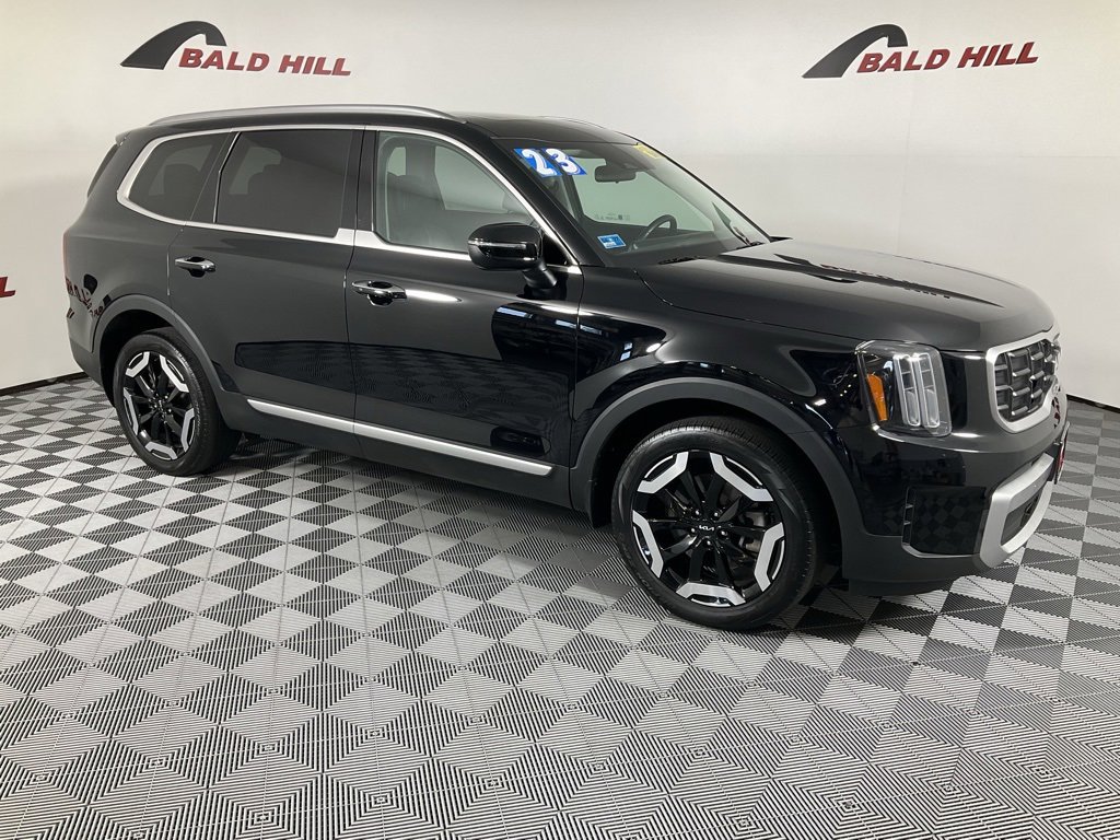 Used 2023 Kia Telluride S w/ S Sunroof Package