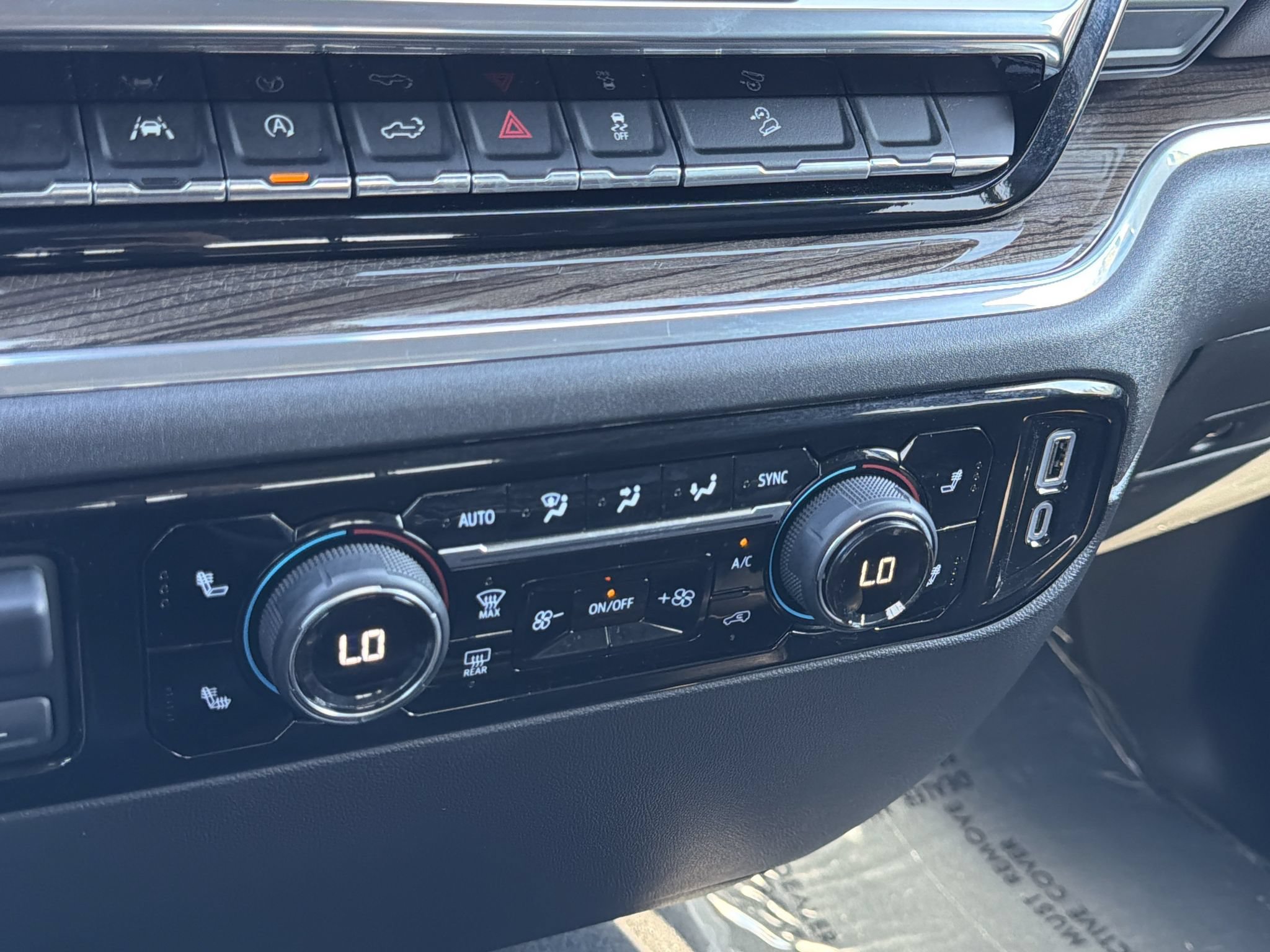 Used 2023 Chevrolet Silverado 1500 LT w/ Z71 Off-Road Package AWD/4WD image 6
