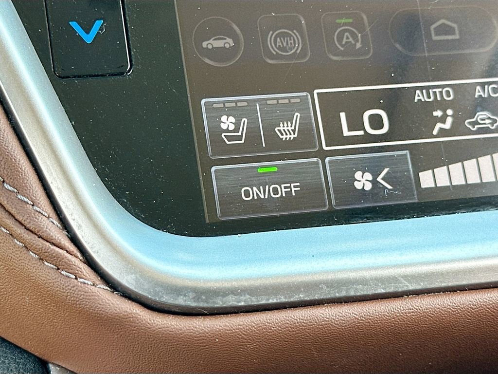 Used 2021 Subaru Outback Touring w/ Popular Package #2 image 21