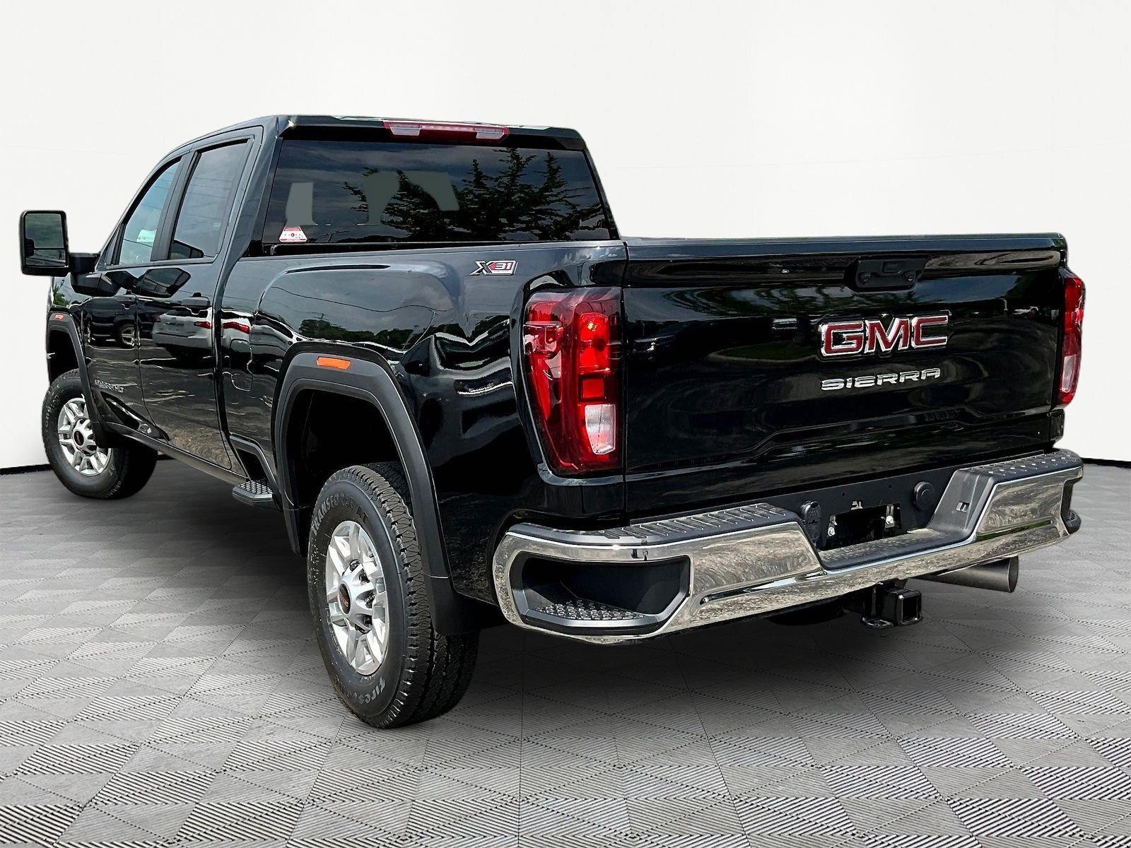 New 2026 GMC Sierra 2500 Pro AWD/4WD image 3