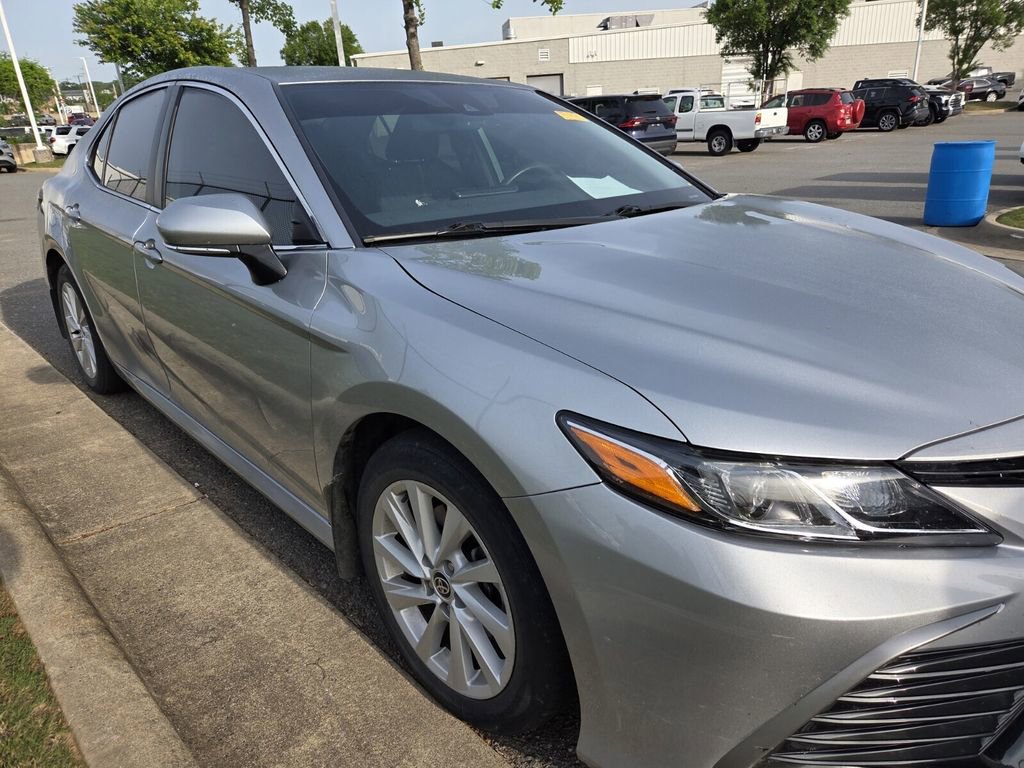 Used 2022 Toyota Camry LE w/ Convenience Package image 9