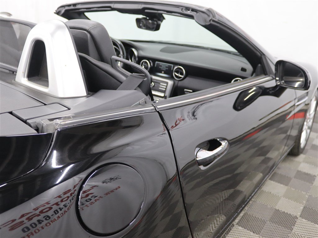 Used 2017 Mercedes-Benz SLC 300 image 7