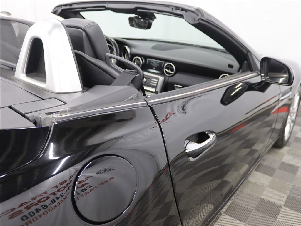 Used 2017 Mercedes-Benz SLC 300 image 7