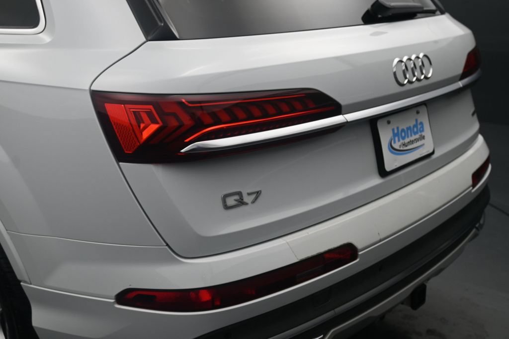 Used 2021 Audi Q7 3.0T Premium Plus w/ Premium Plus Package AWD/4WD image 11