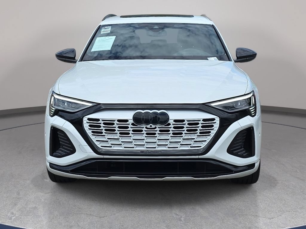 Used 2024 Audi Q8 e-tron Prestige AWD/4WD image 3