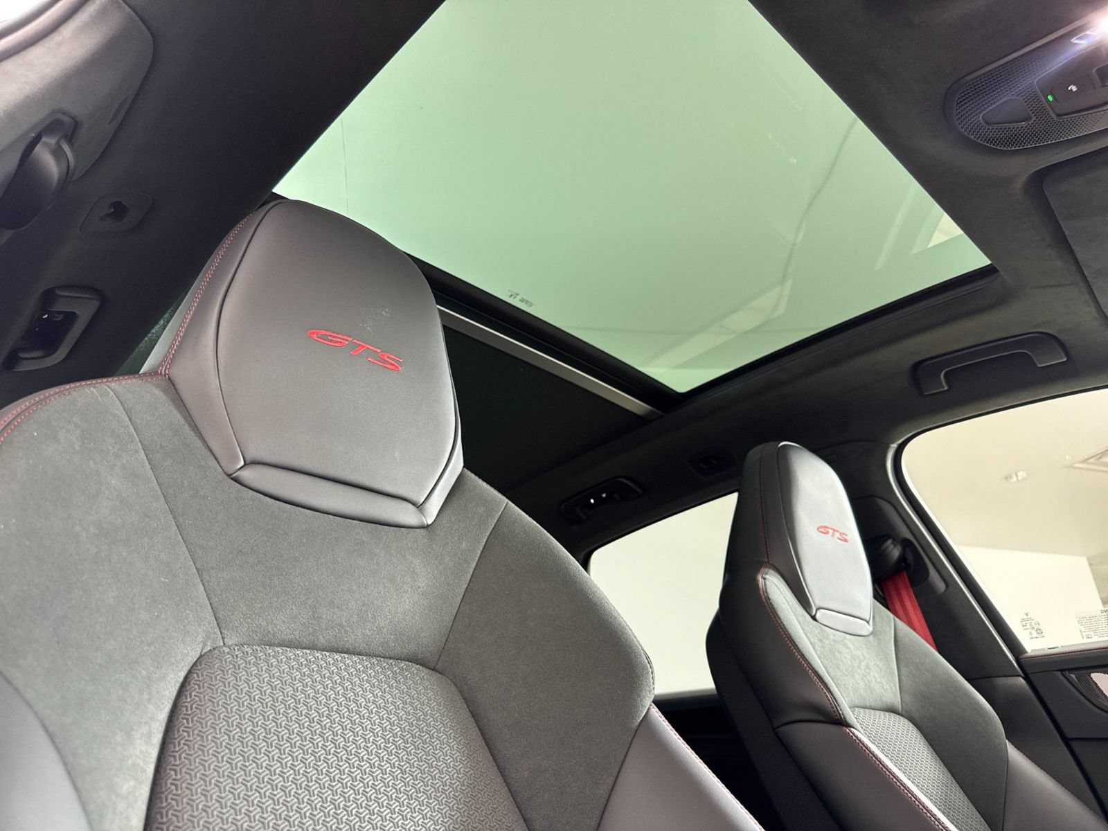 Certified 2026 Porsche Cayenne GTS AWD/4WD image 17