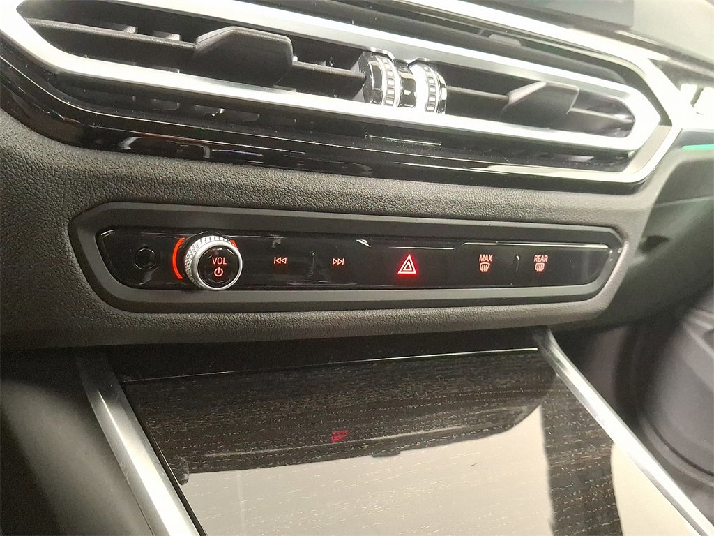 Used 2023 BMW 330i xDrive Sedan w/ Premium Package image 18