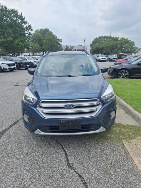 Used 2018 Ford Escape SE w/ SE Sync 3 Package AWD/4WD image 2