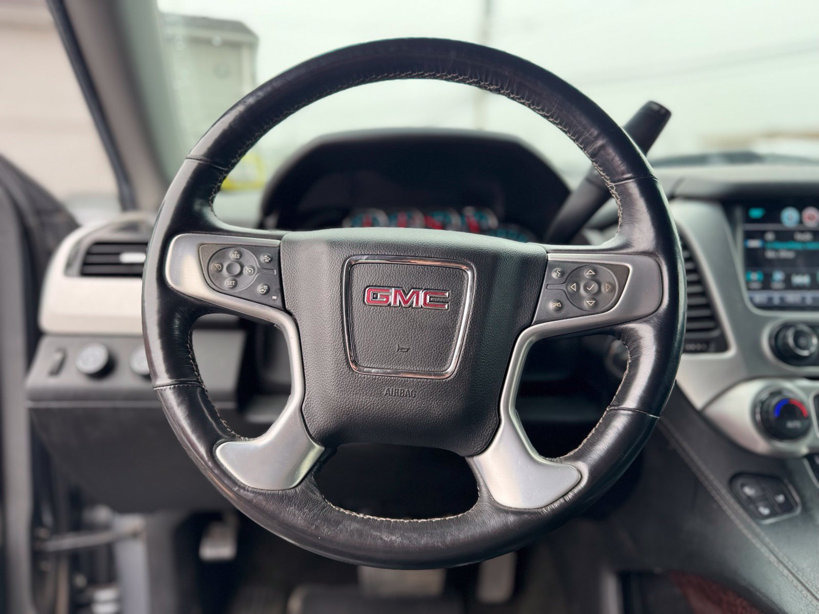 Used 2018 GMC Yukon XL SLT AWD/4WD image 19