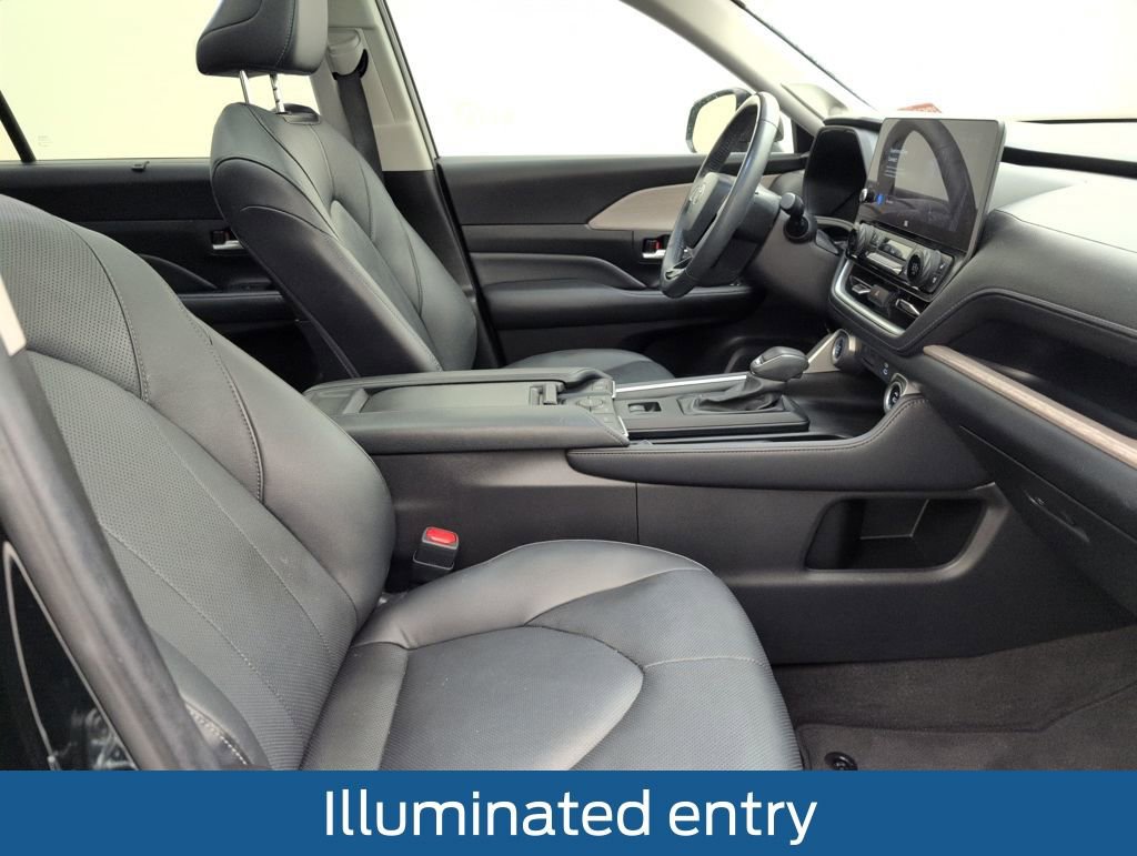 Used 2024 Toyota Grand Highlander Limited image 17